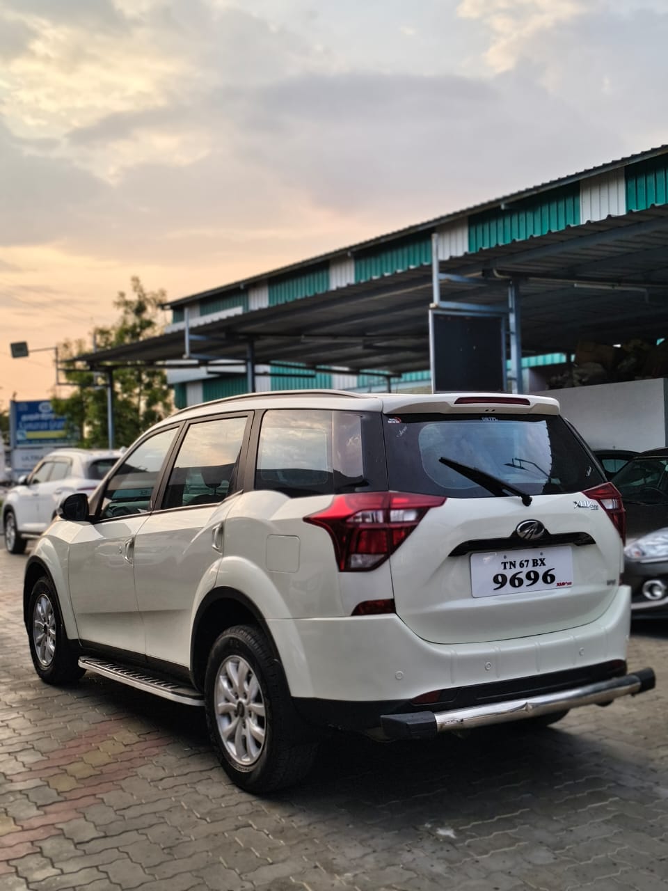 Mahindra XUV500 - Image 9