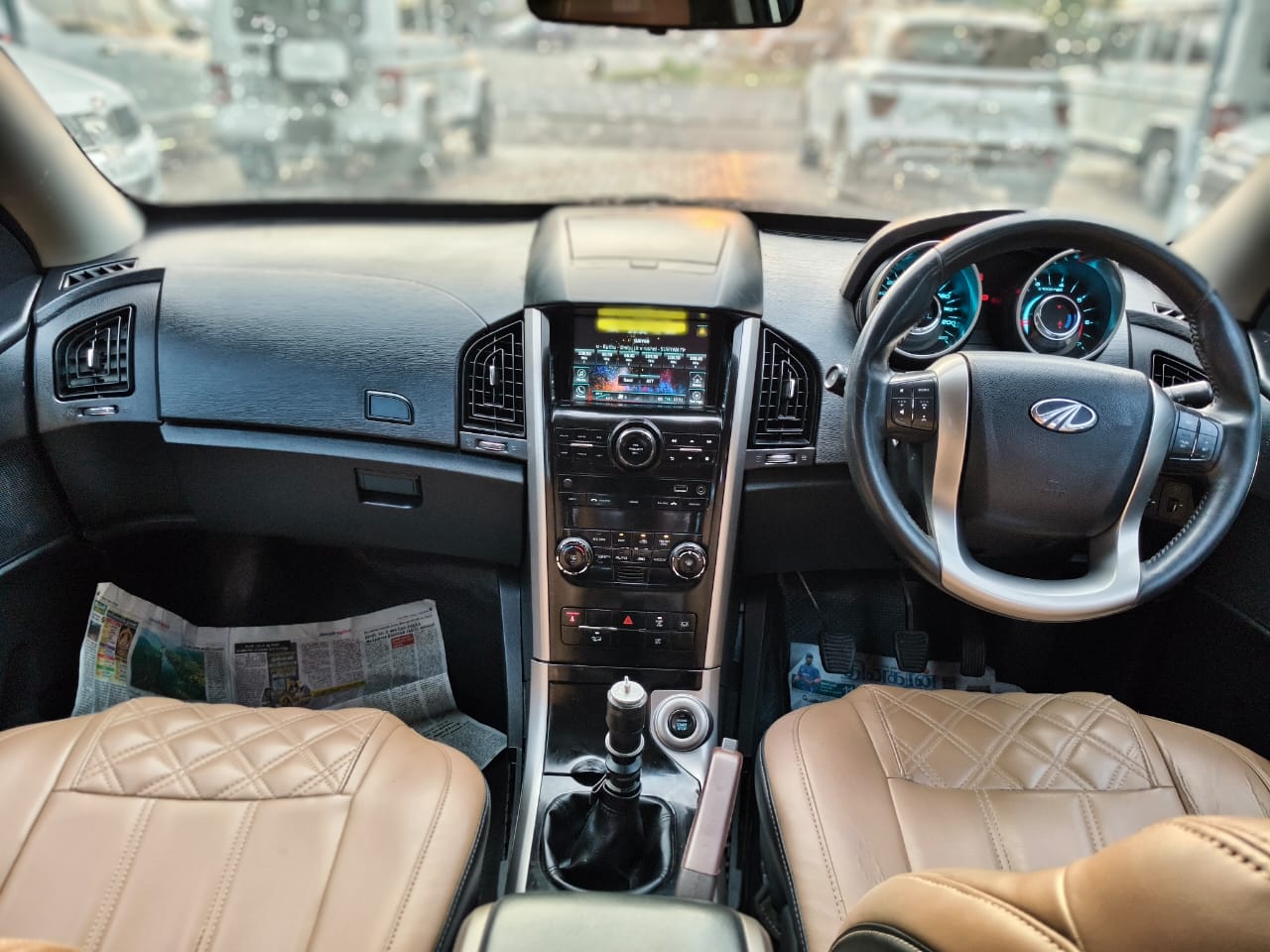Mahindra XUV500 - Image 7