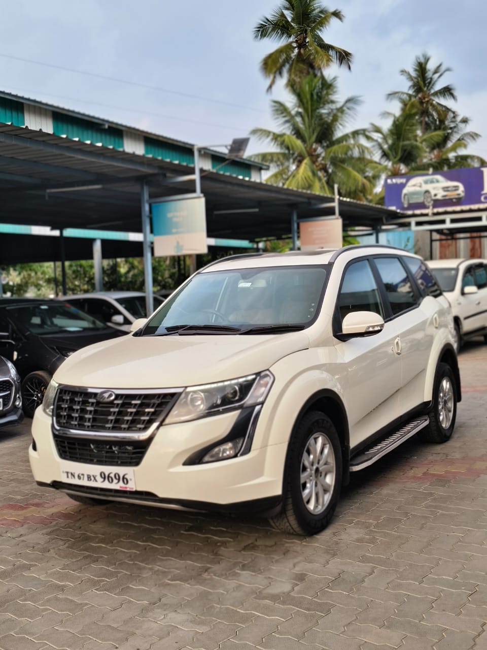 Mahindra XUV500 - Image 10