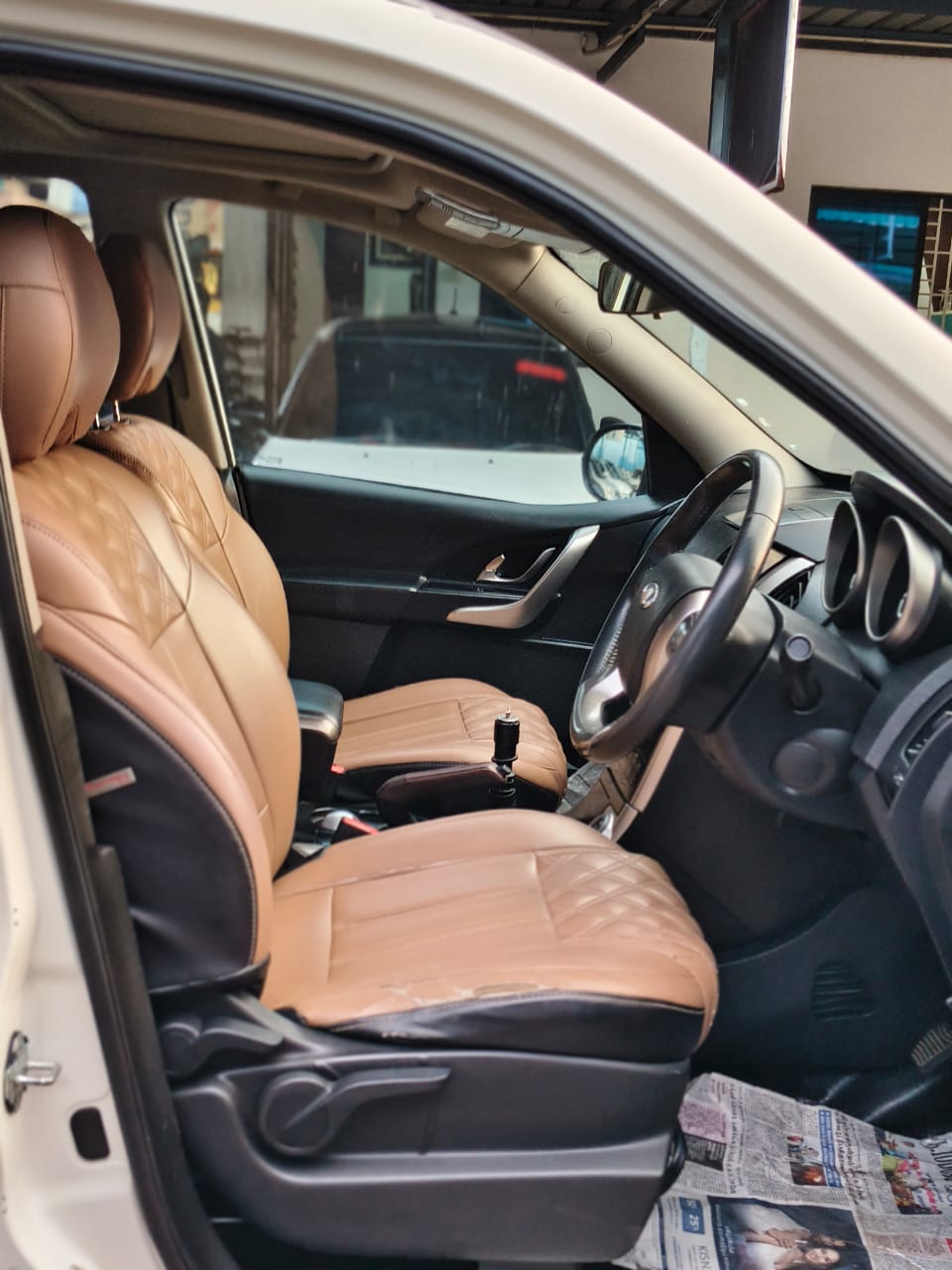 Mahindra XUV500 - Image 5