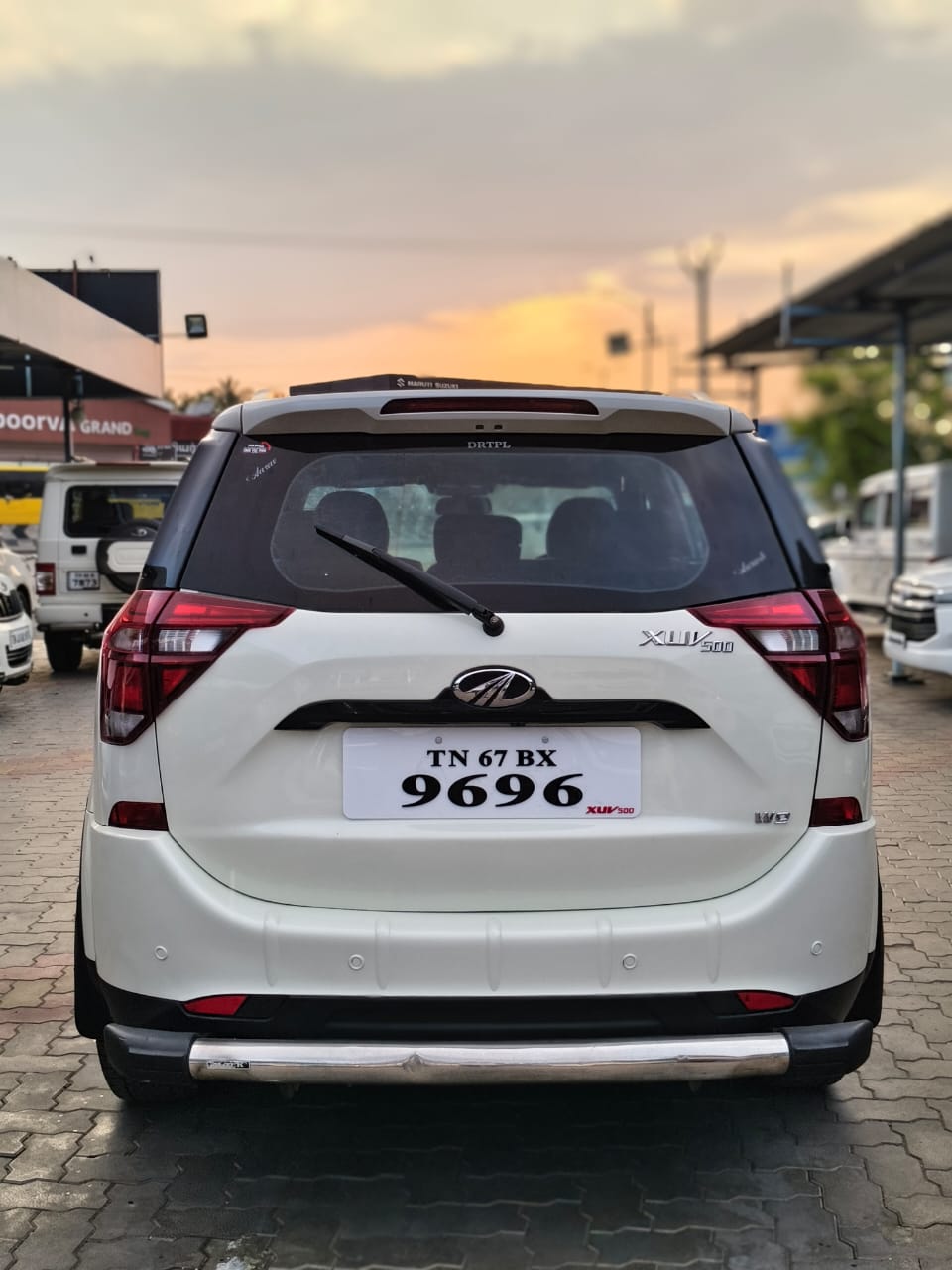 Mahindra XUV500 - Image 3