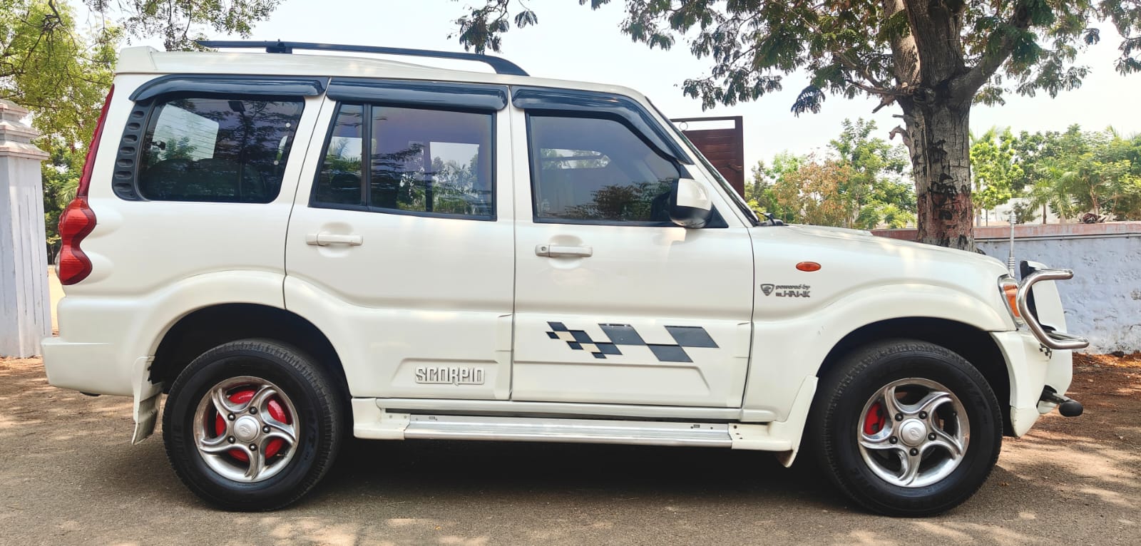Mahindra Scorpio - Image 16