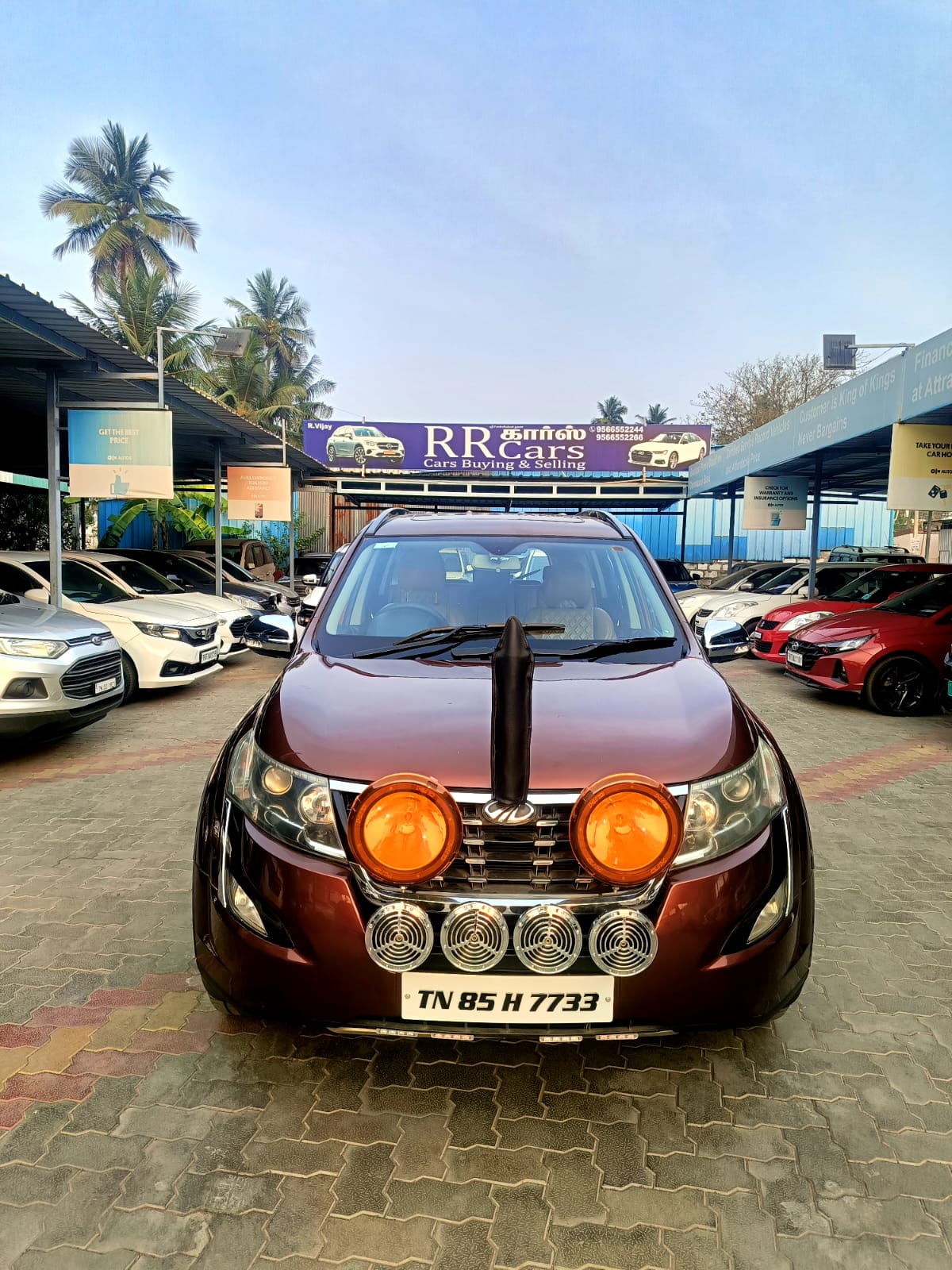 Mahindra XUV500 - Image 12
