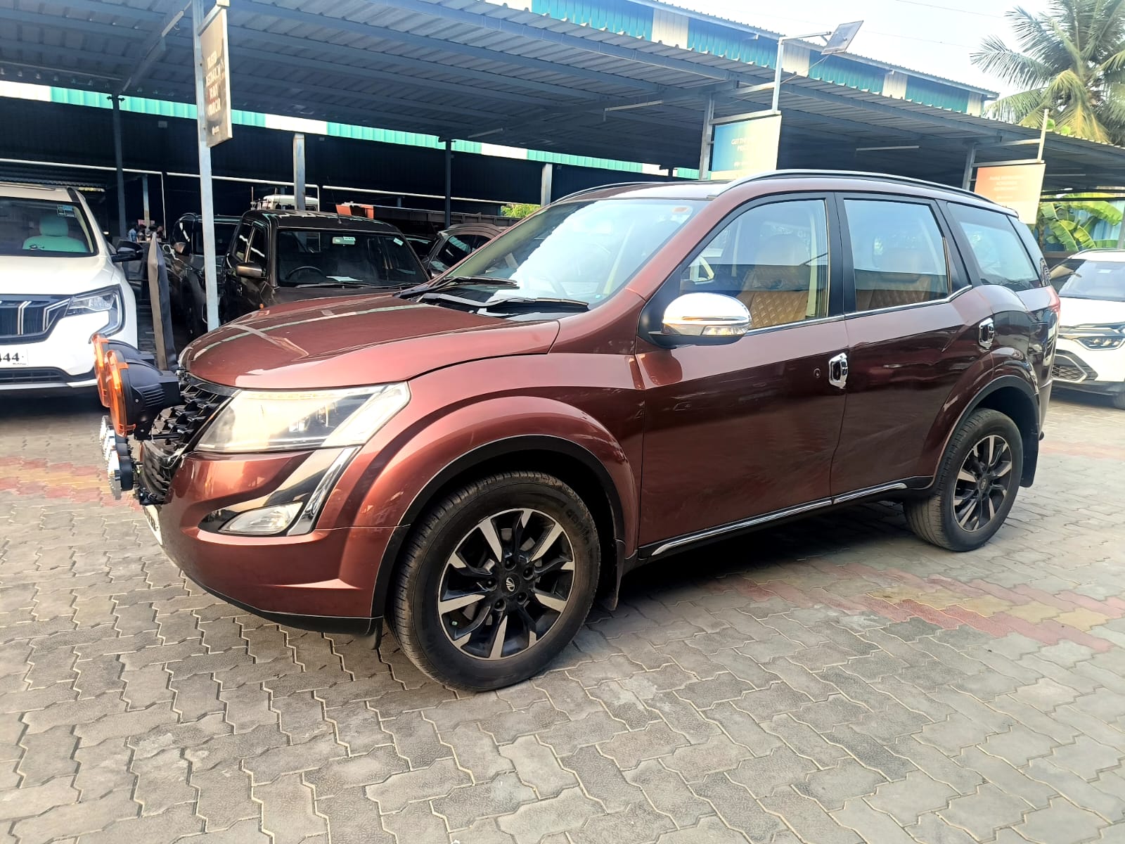 Mahindra XUV500 - Image 19