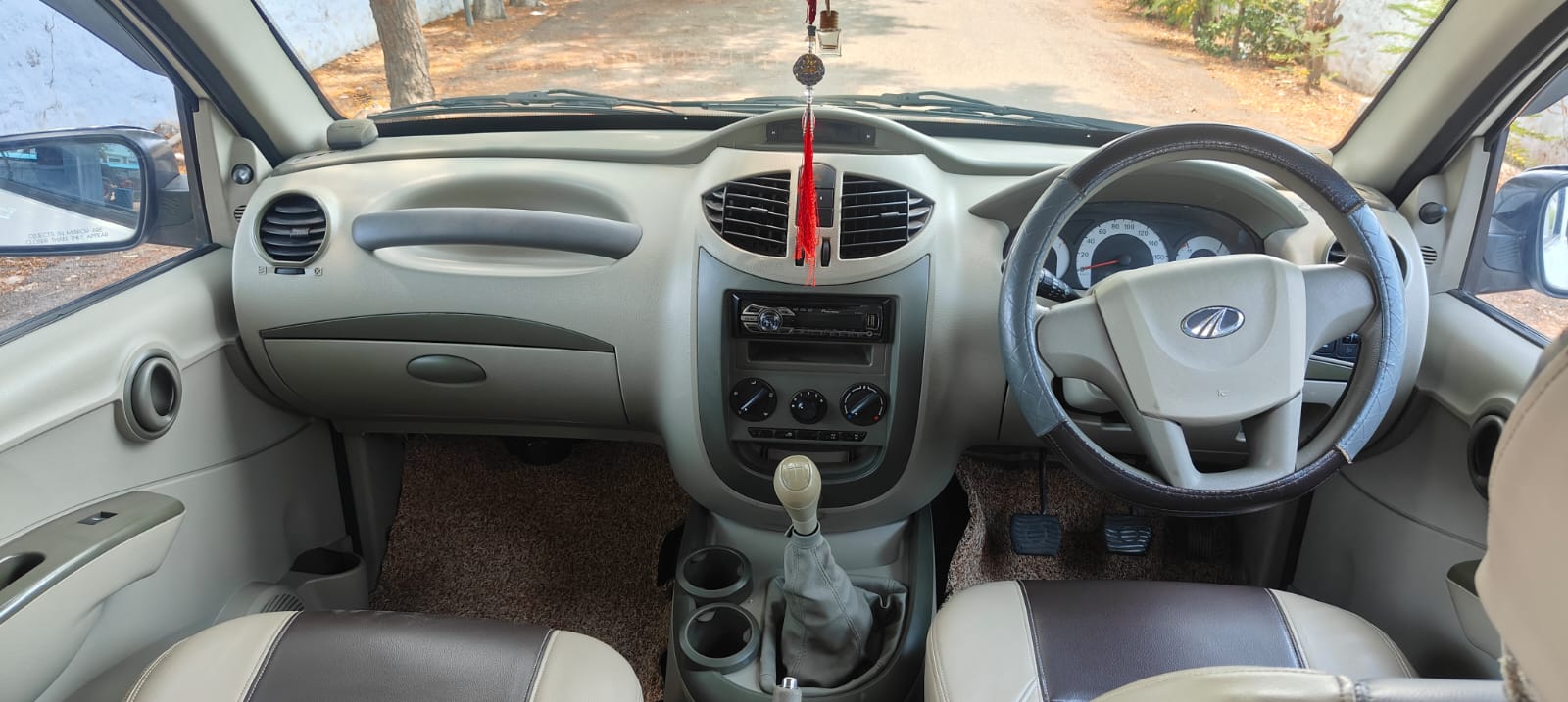 Mahindra Quanto