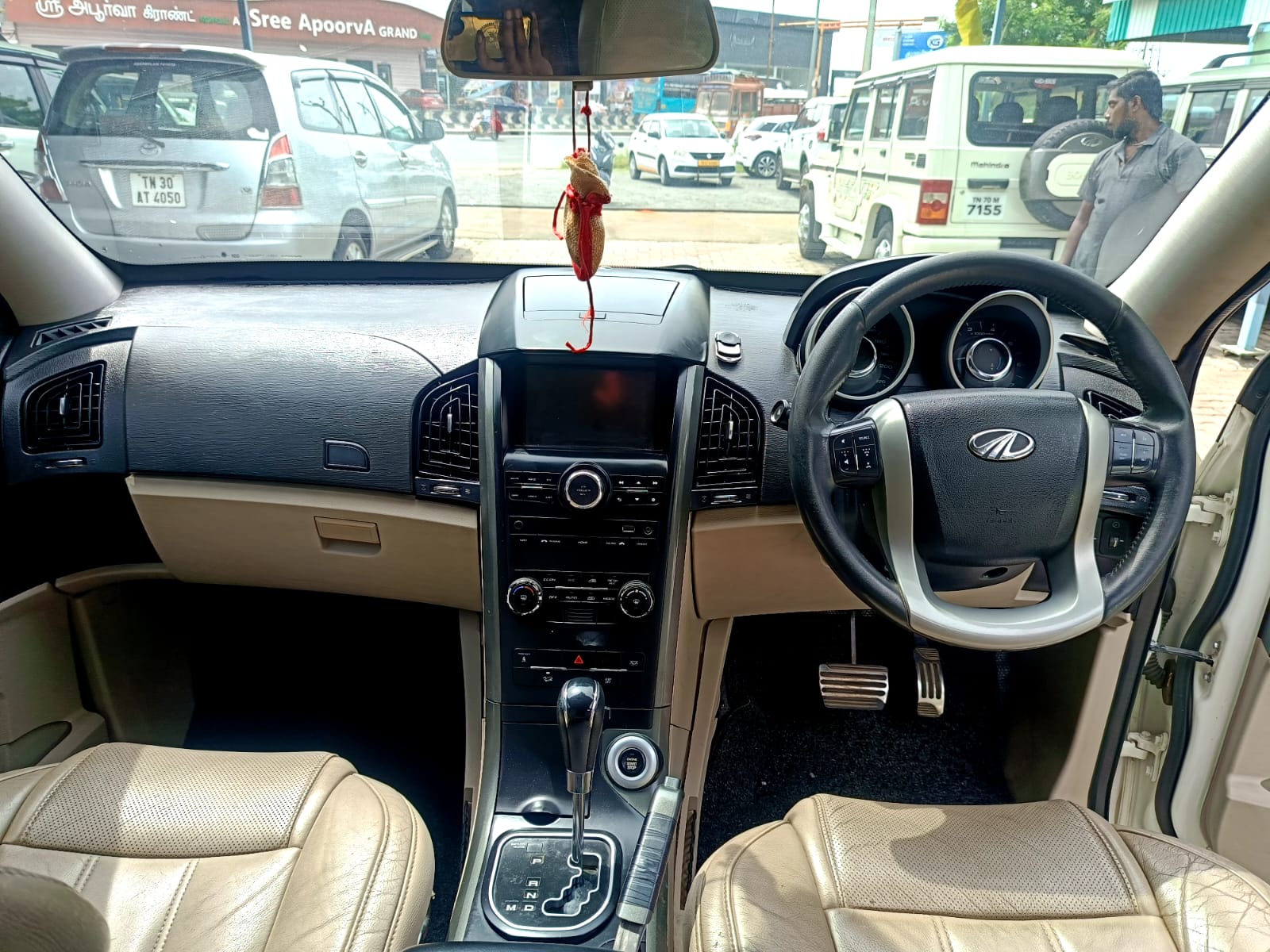 Mahindra XUV500 - Image 3