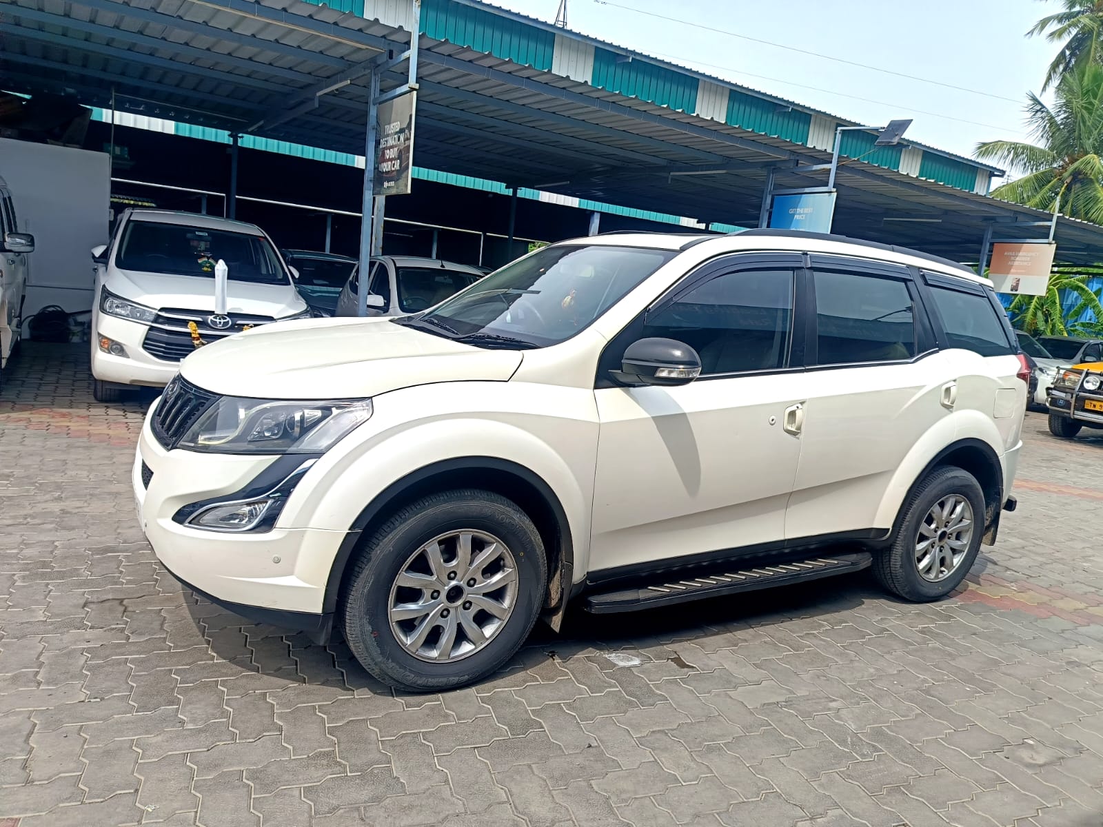 Mahindra XUV500 - Image 9