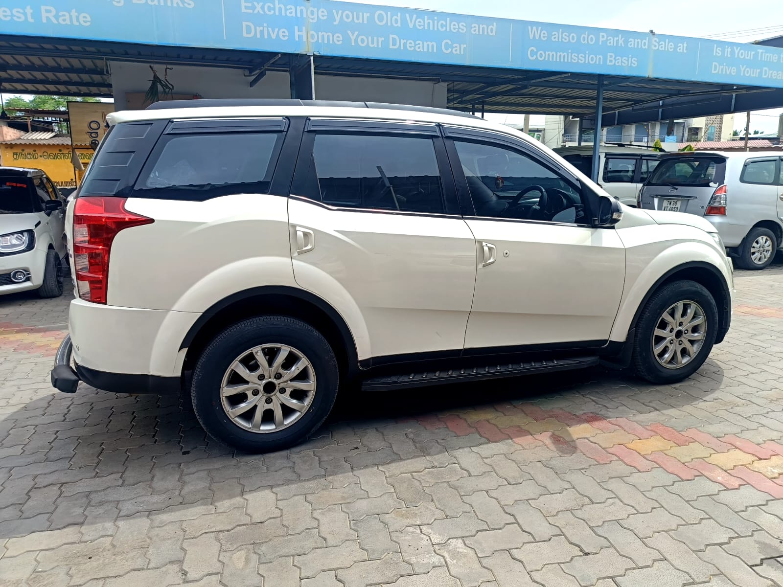 Mahindra XUV500 - Image 13