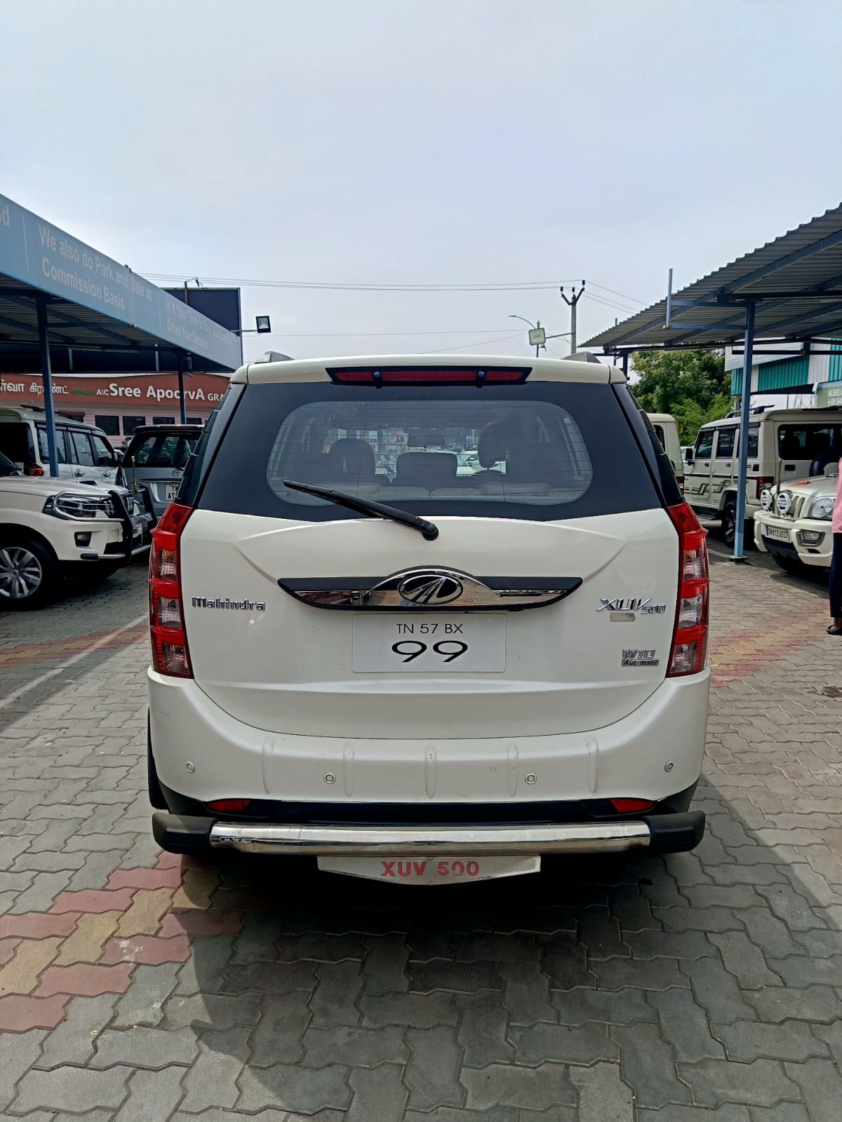 Mahindra XUV500 - Image 14