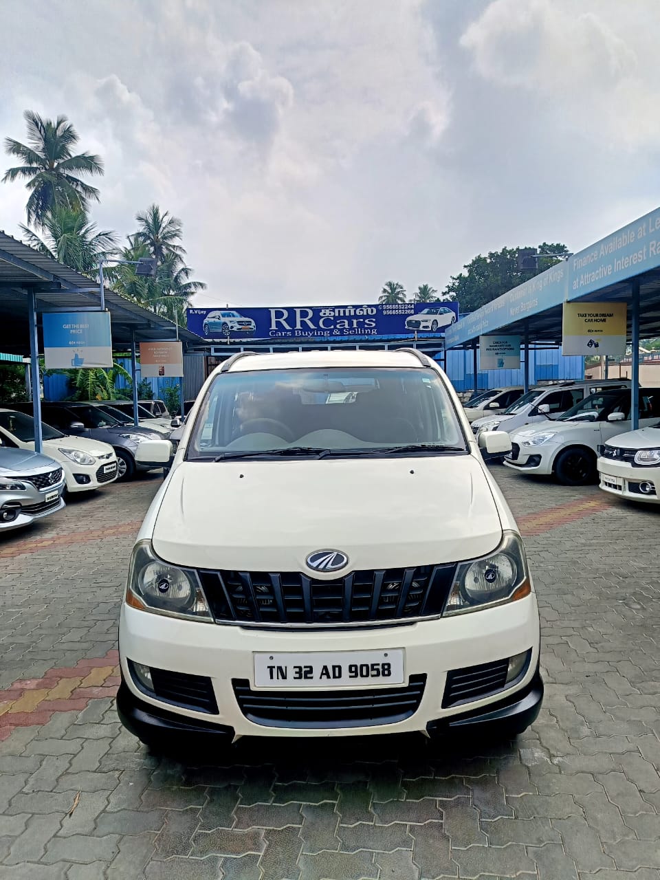 Mahindra Xylo - Image 10