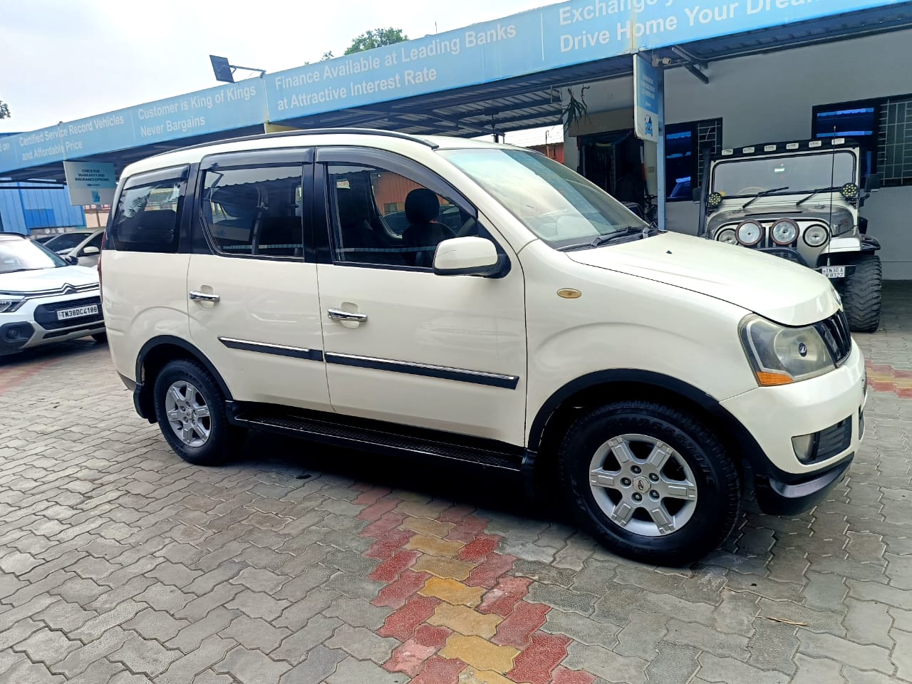 Mahindra Xylo - Image 3