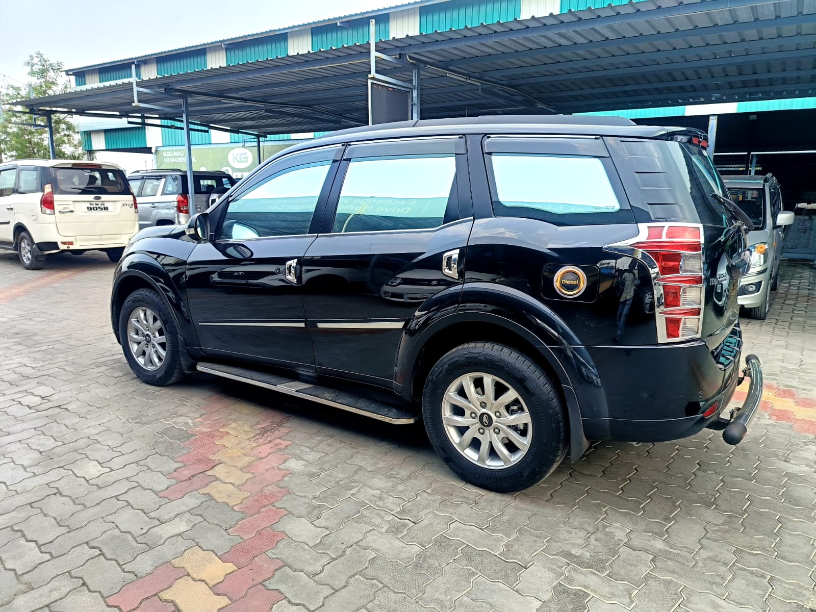 Mahindra XUV500 - Image 10