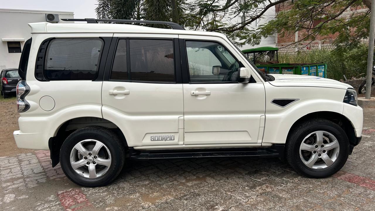 Mahindra Scorpio - Image 4