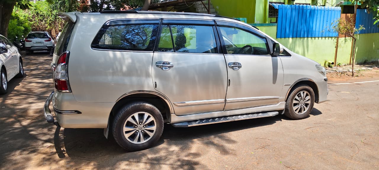 Toyota Innova - Image 7