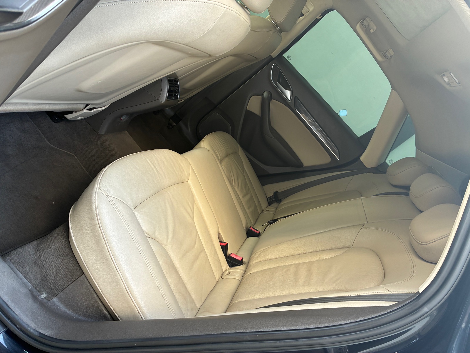 Audi Q3 - Image 3