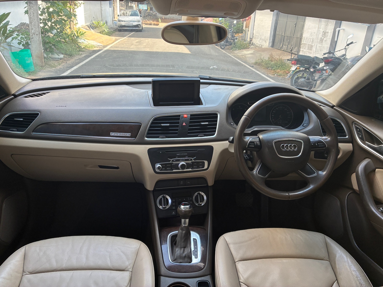 Audi Q3 - Image 10
