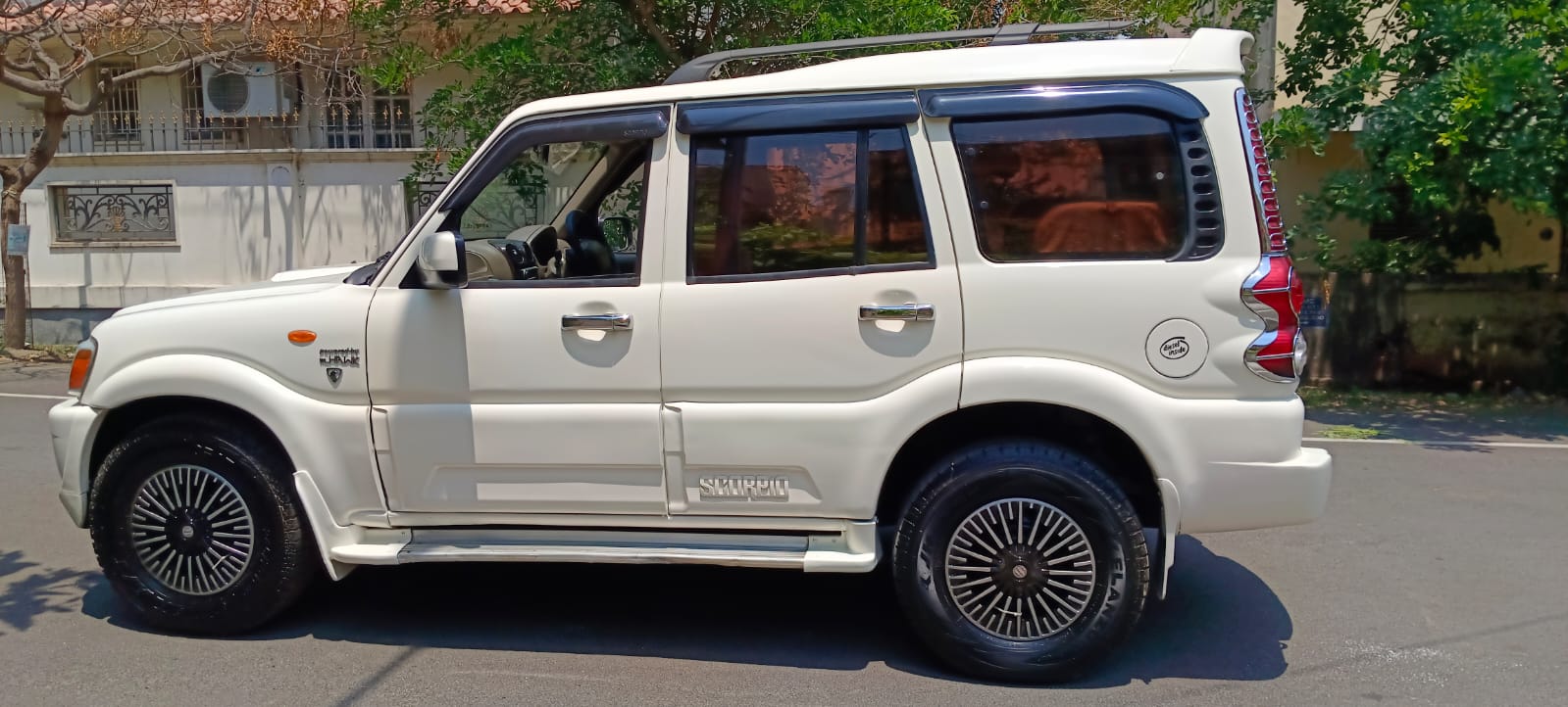 Mahindra Scorpio - Image 19