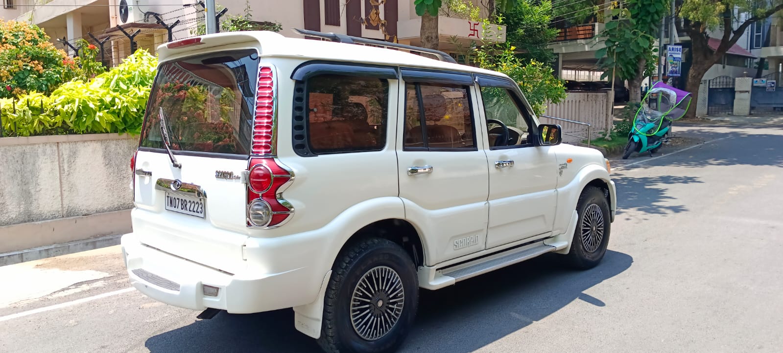 Mahindra Scorpio - Image 8