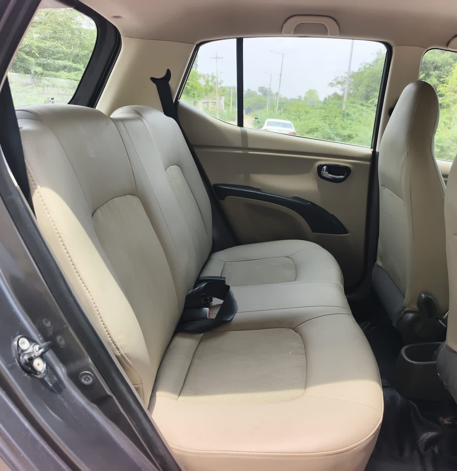 Hyundai i10 - Image 10