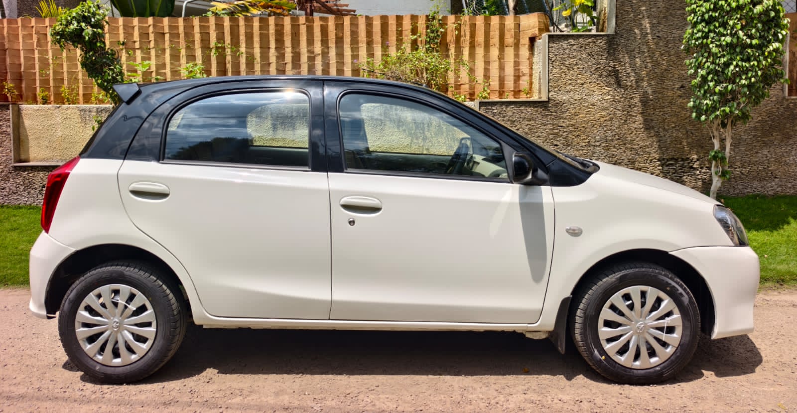 Toyota Etios Liva - Image 5