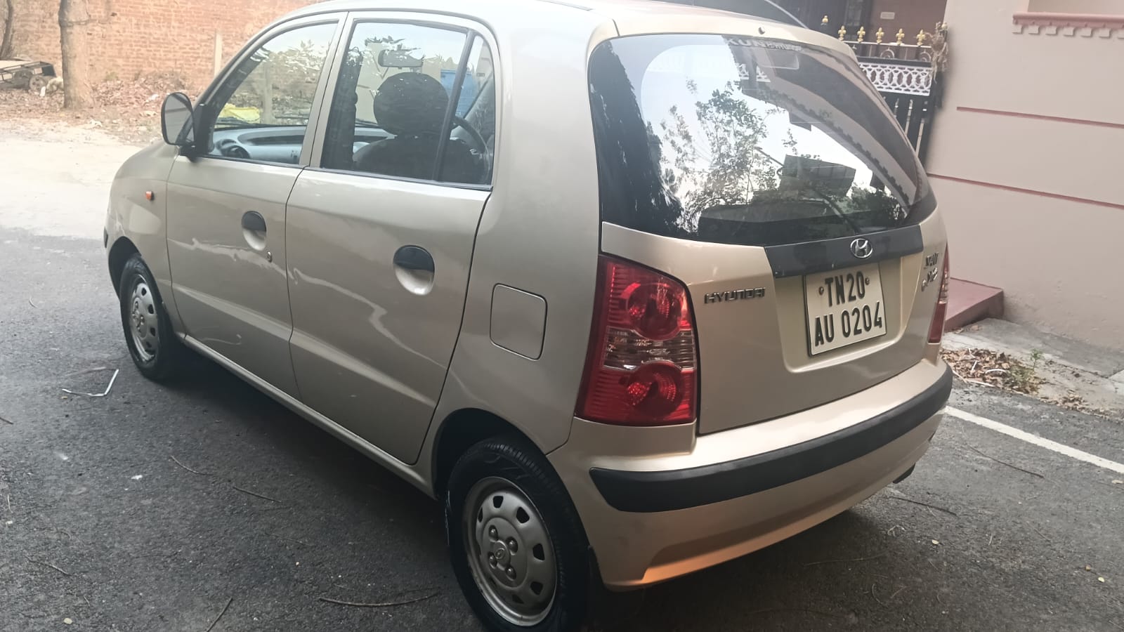Hyundai Santro Xing - Image 15