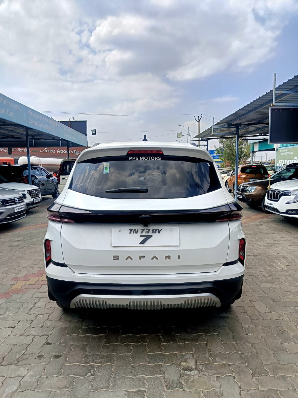 Tata Safari - Image 11