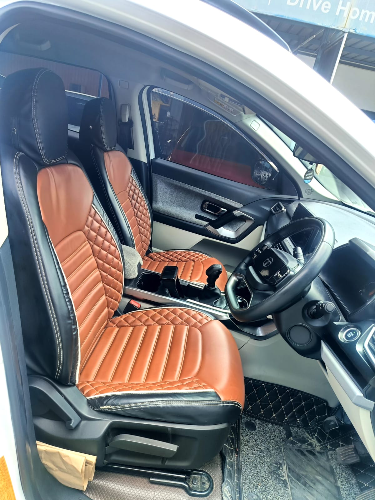 Tata Safari - Image 10