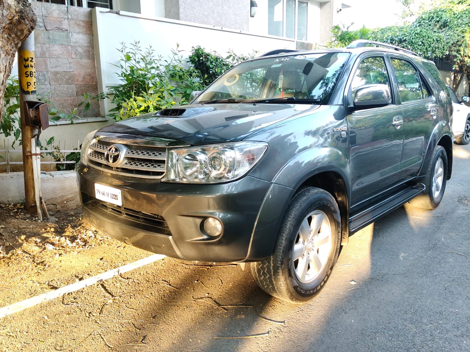 Toyota Fortuner - Image 6