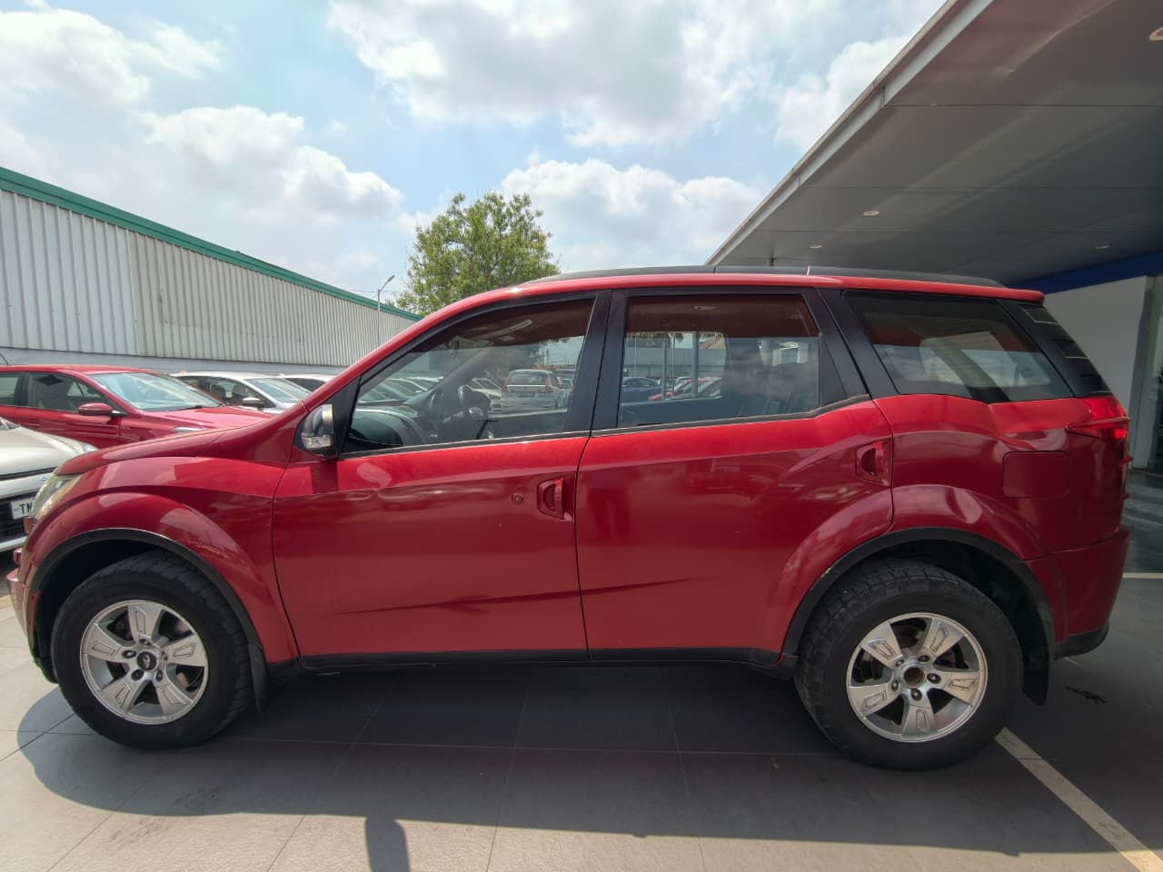 Mahindra XUV500 - Image 5