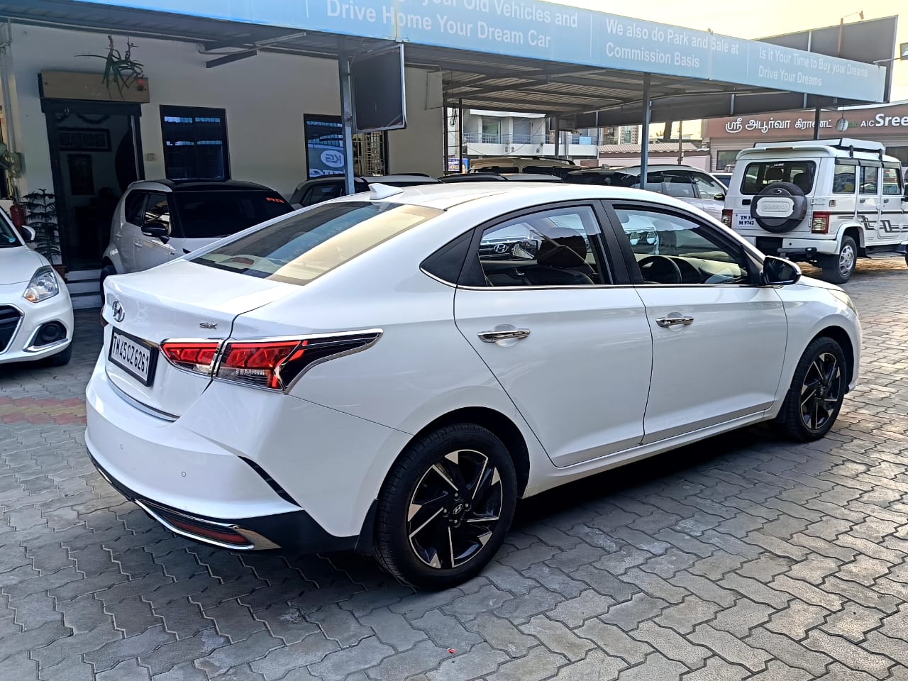 Hyundai Verna - Image 9