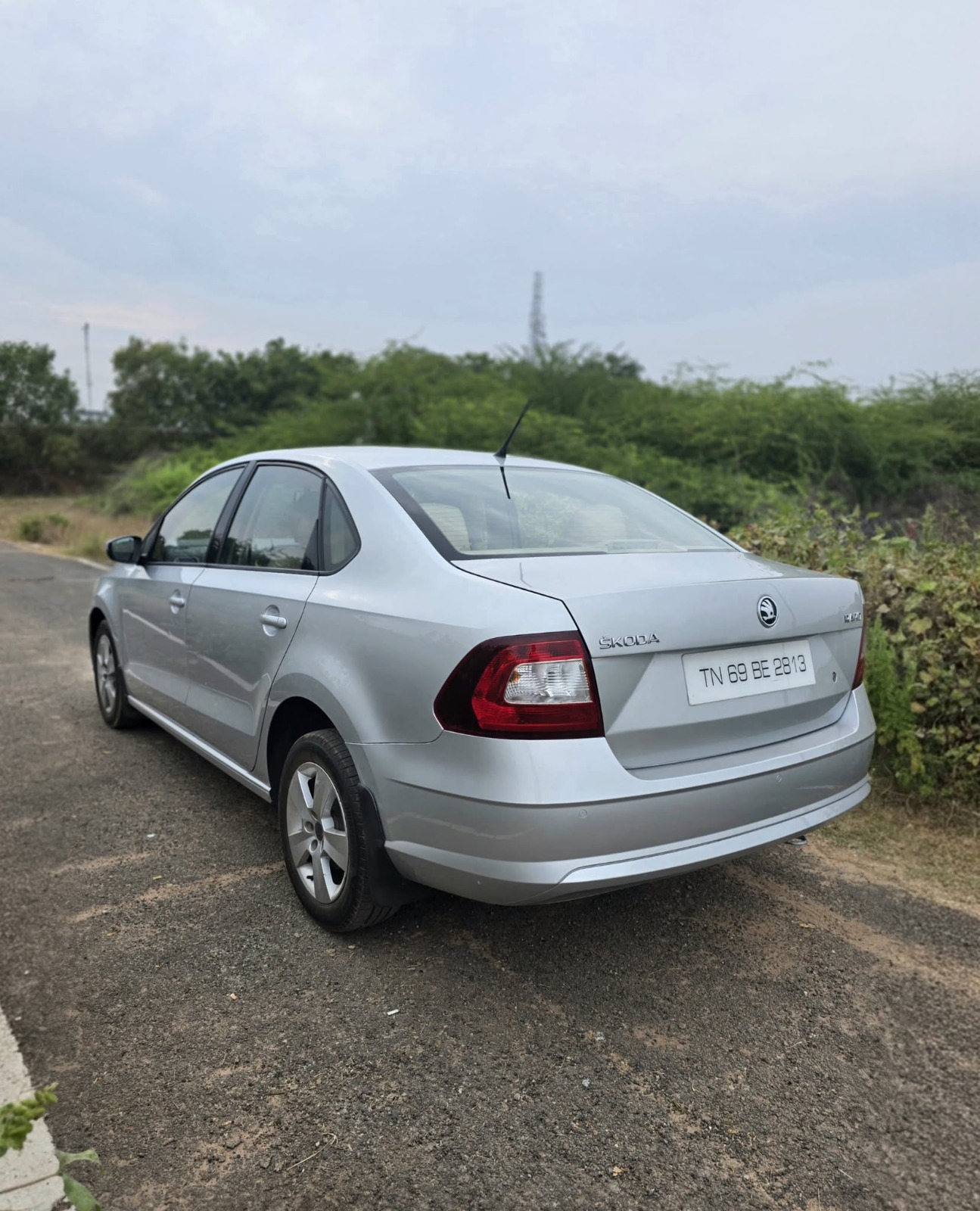 Skoda Rapid - Image 13