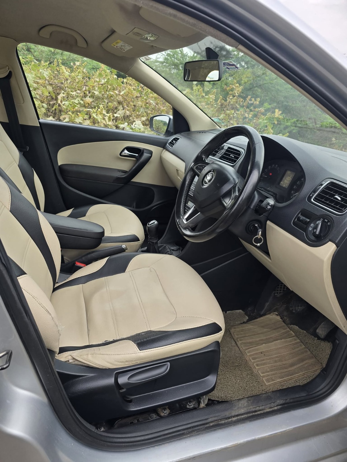 Skoda Rapid - Image 15