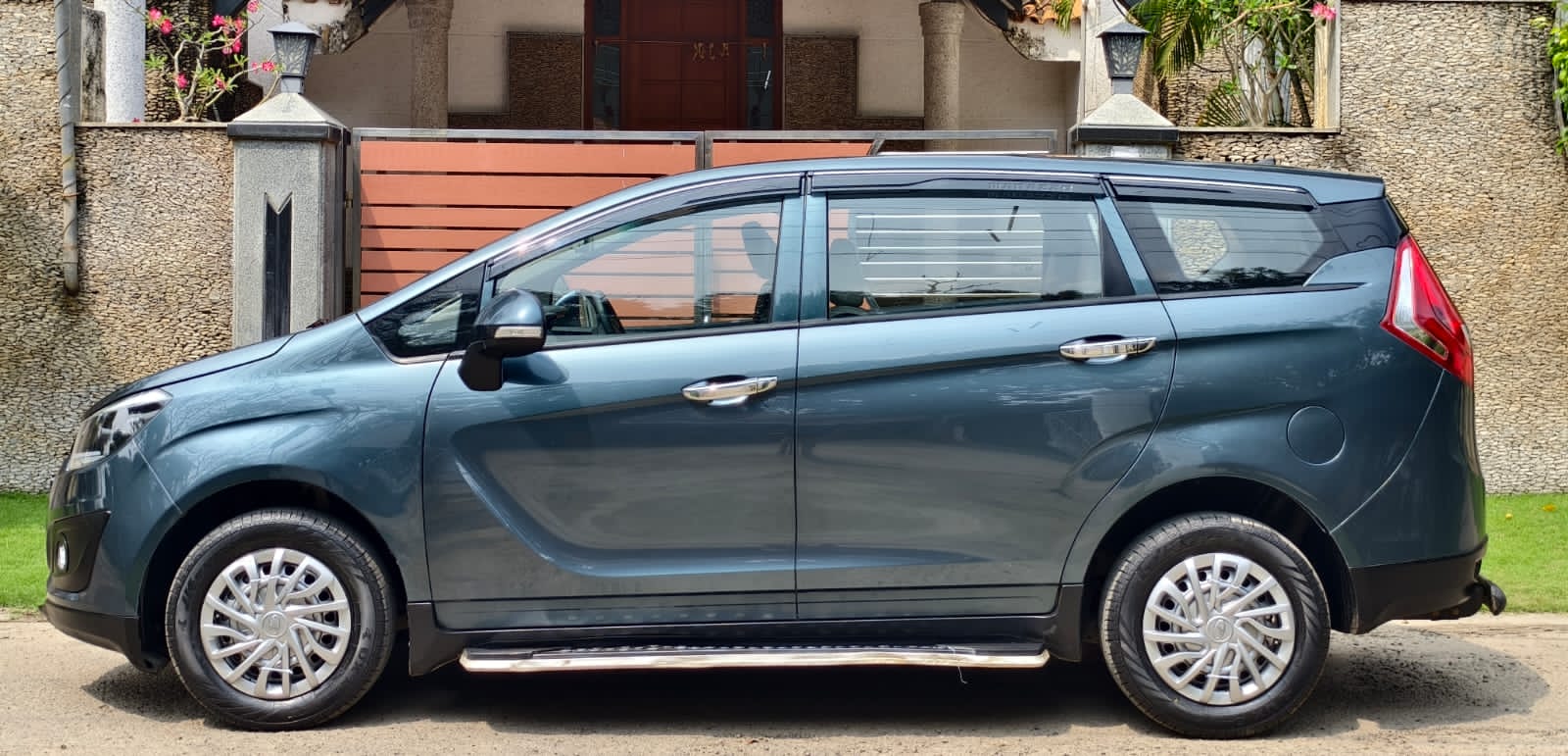 Mahindra Marazzo - Image 8