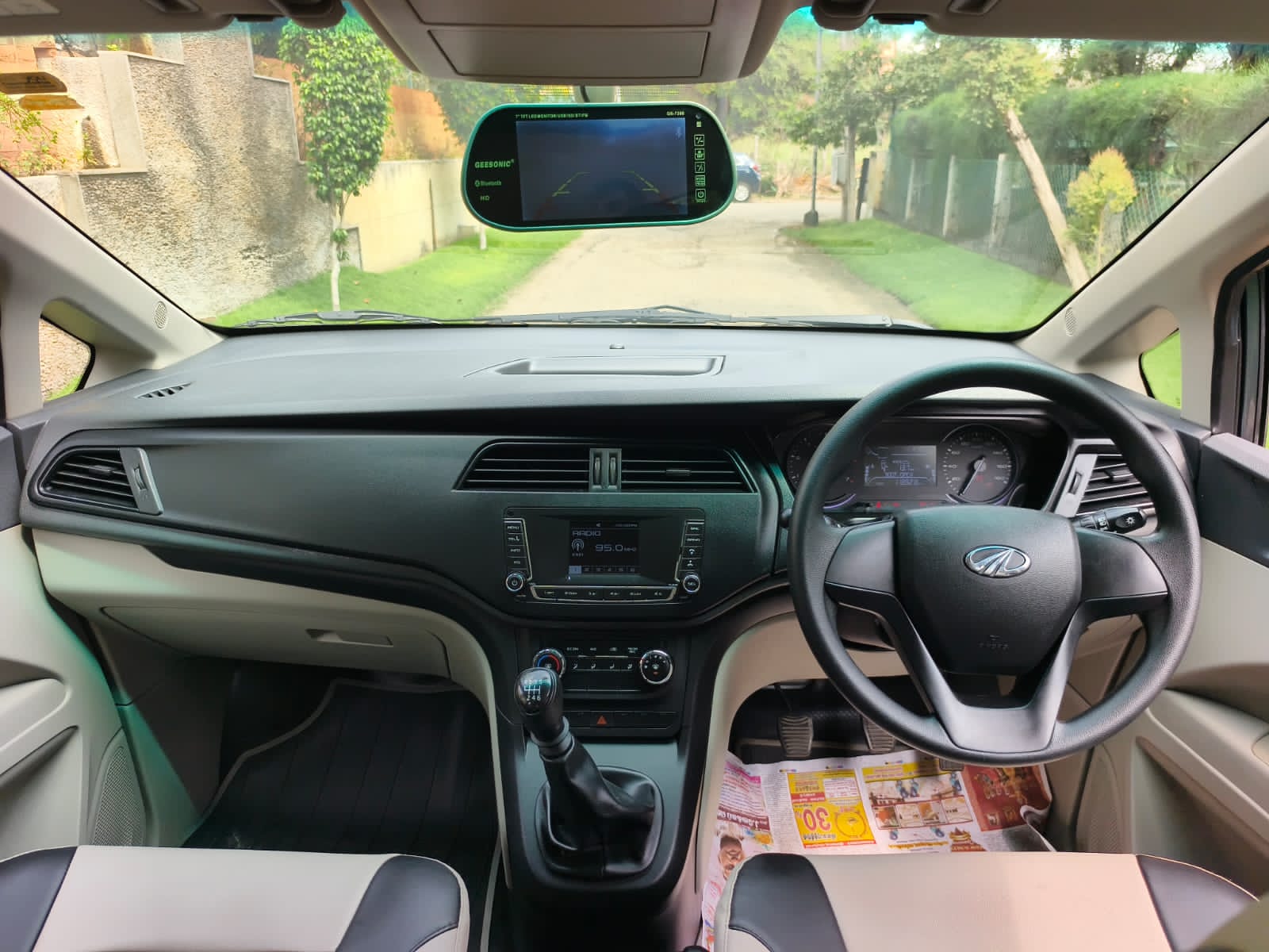 Mahindra Marazzo - Image 10