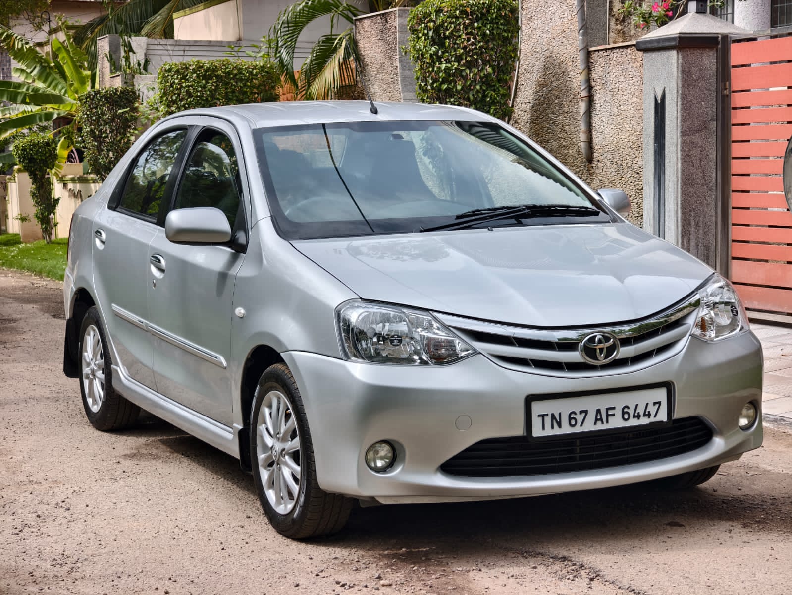 Toyota Etios - Image 2