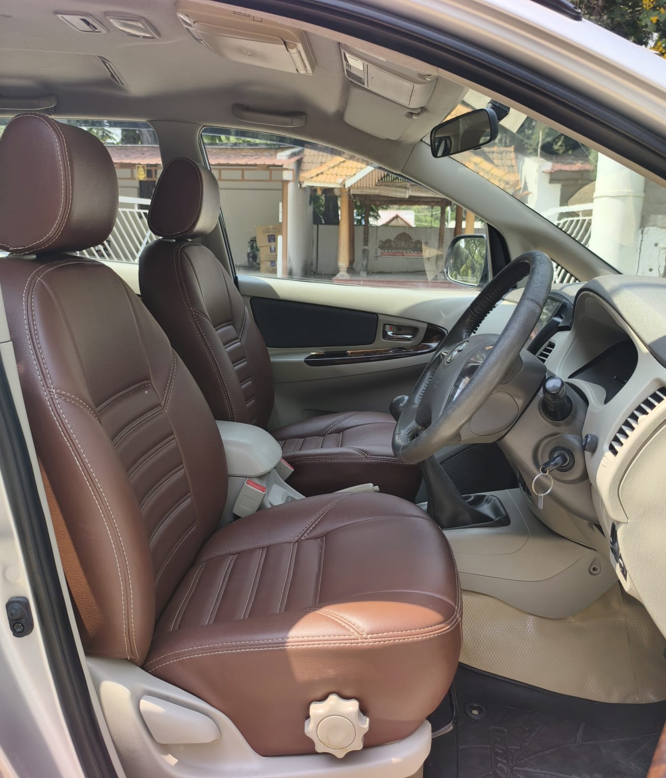 Toyota Innova - Image 11