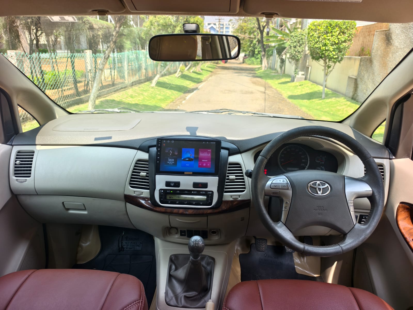 Toyota Innova - Image 8