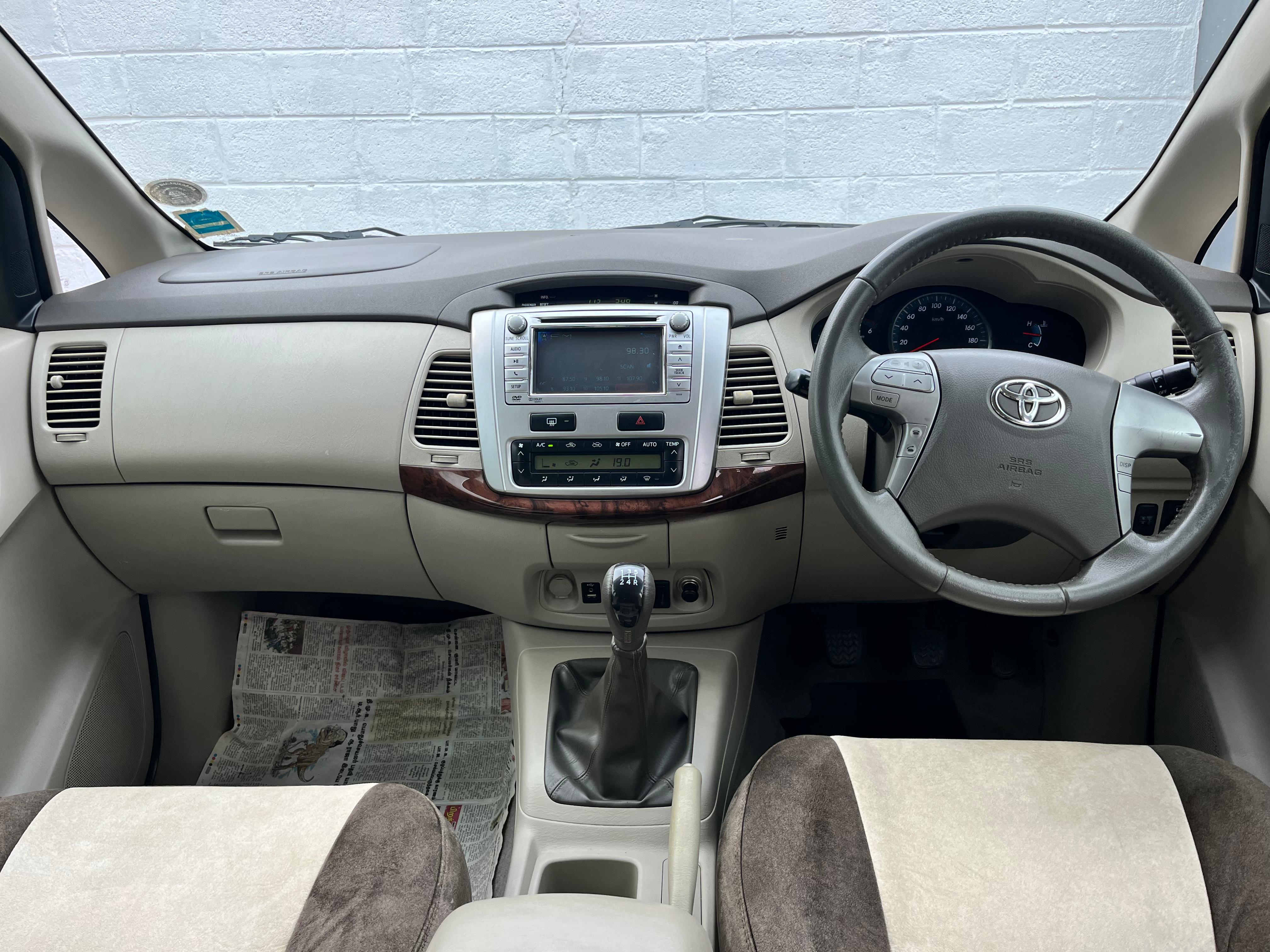 Toyota Innova - Image 4