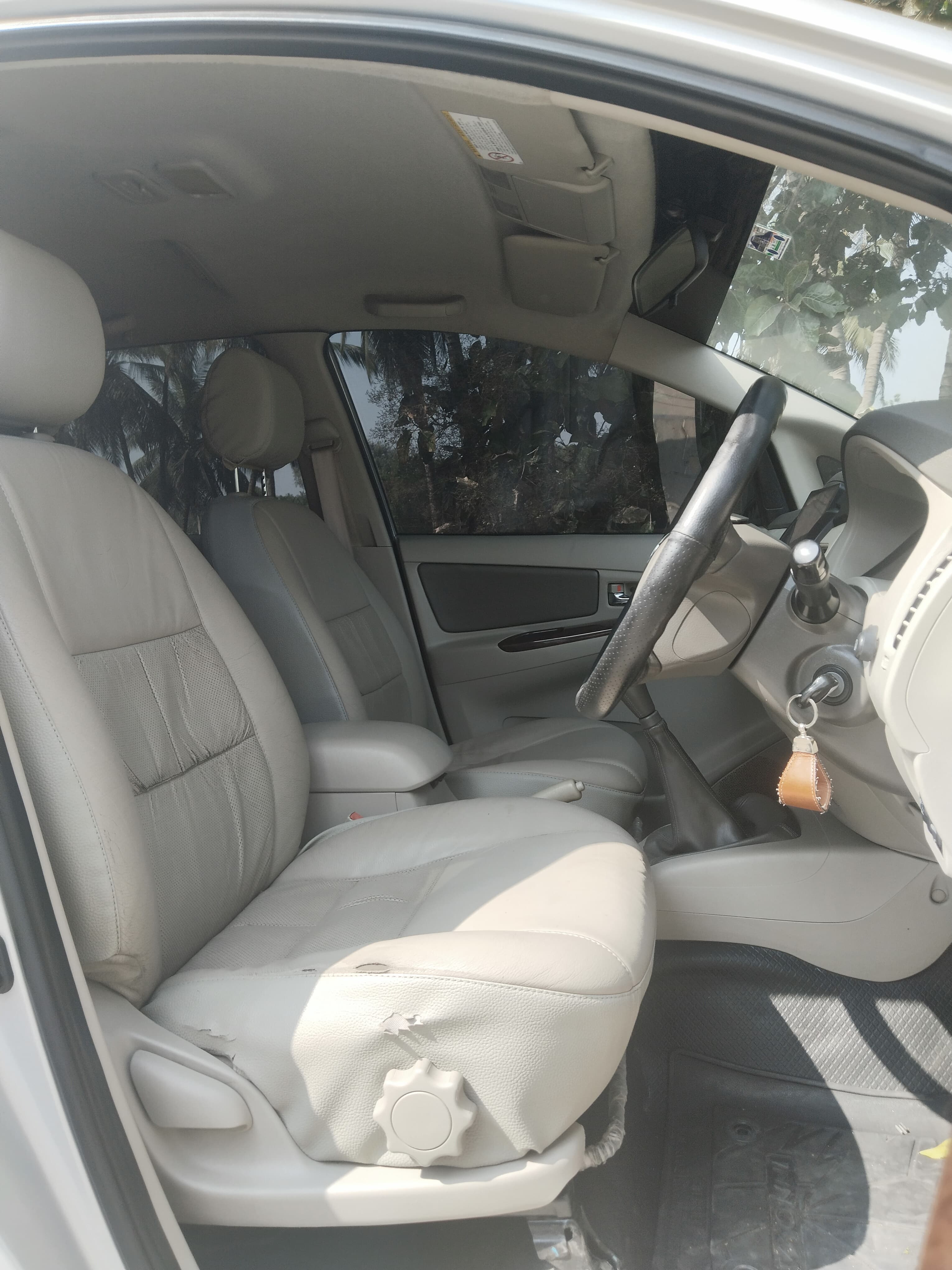 Toyota Innova - Image 10