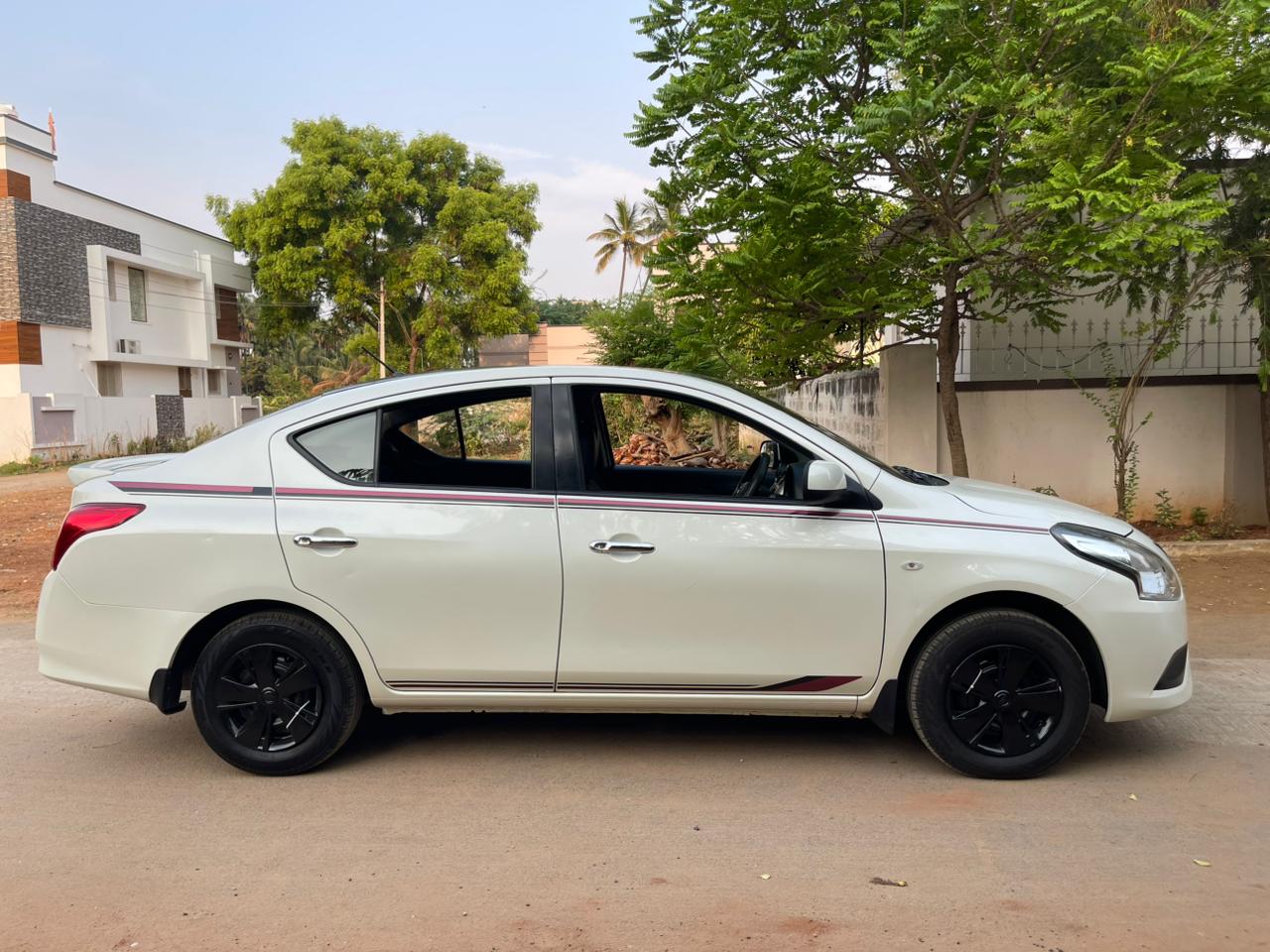 Nissan Sunny - Image 20