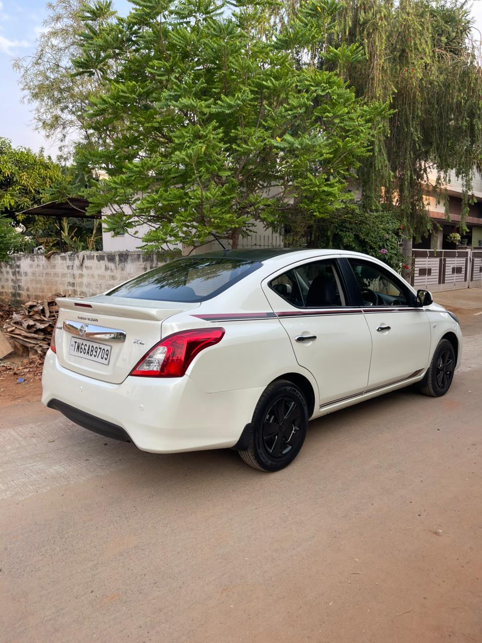 Nissan Sunny - Image 13