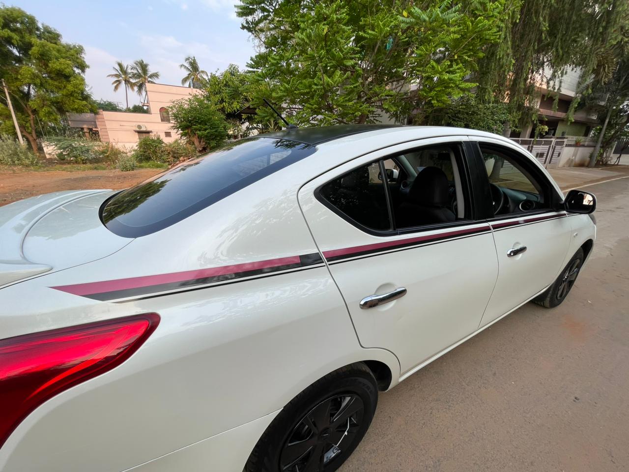 Nissan Sunny - Image 12