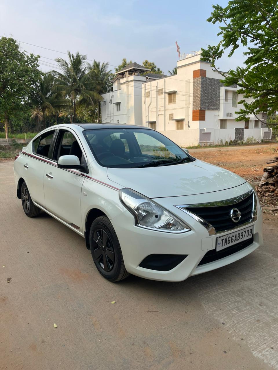 Nissan Sunny - Image 1