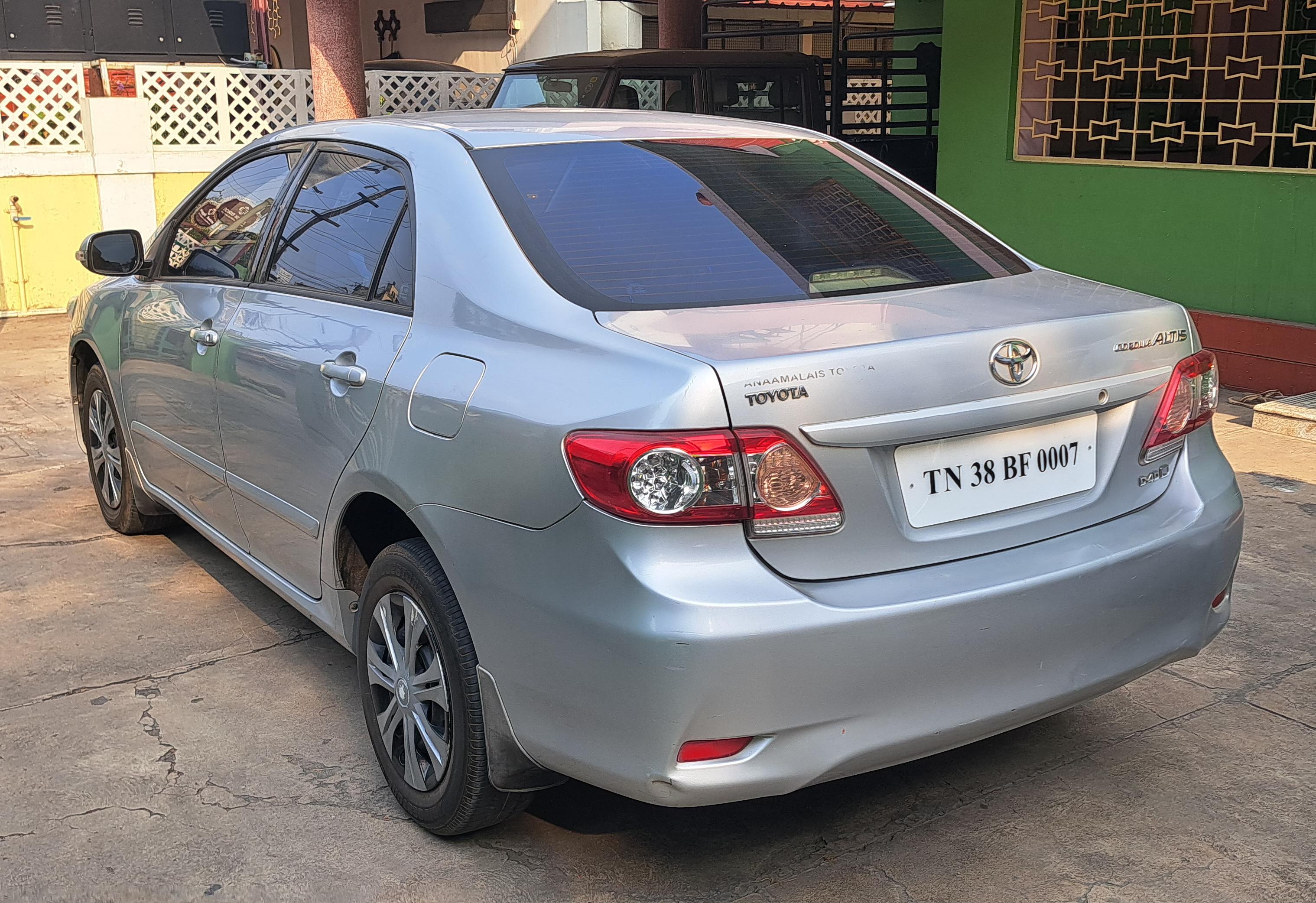 Toyota Corolla Altis - Image 13