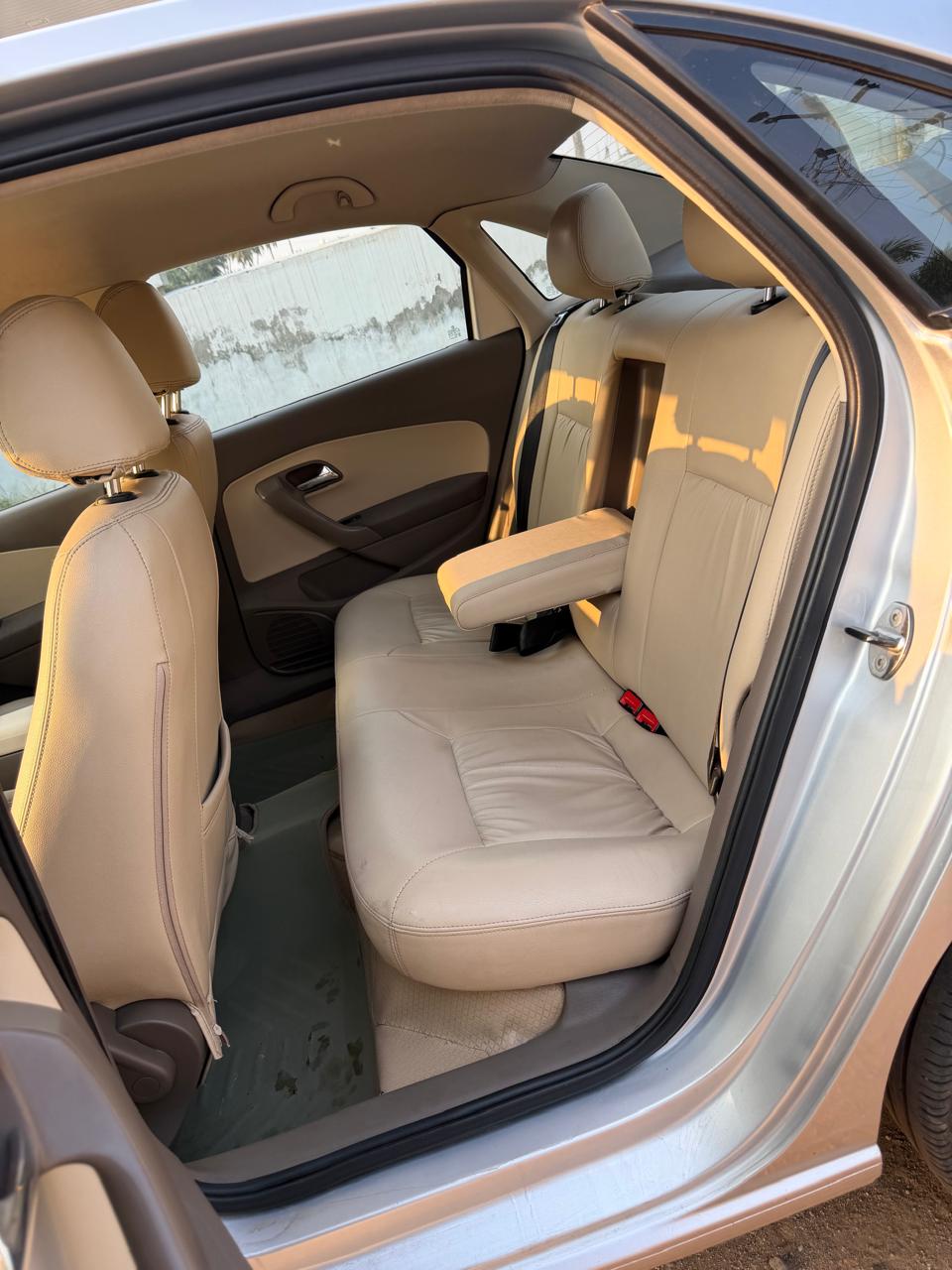 Skoda Rapid - Image 6