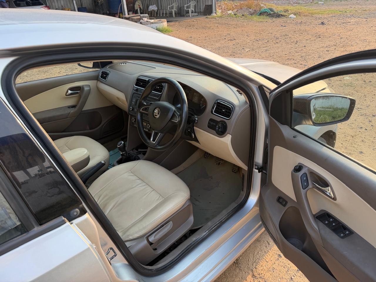 Skoda Rapid - Image 9