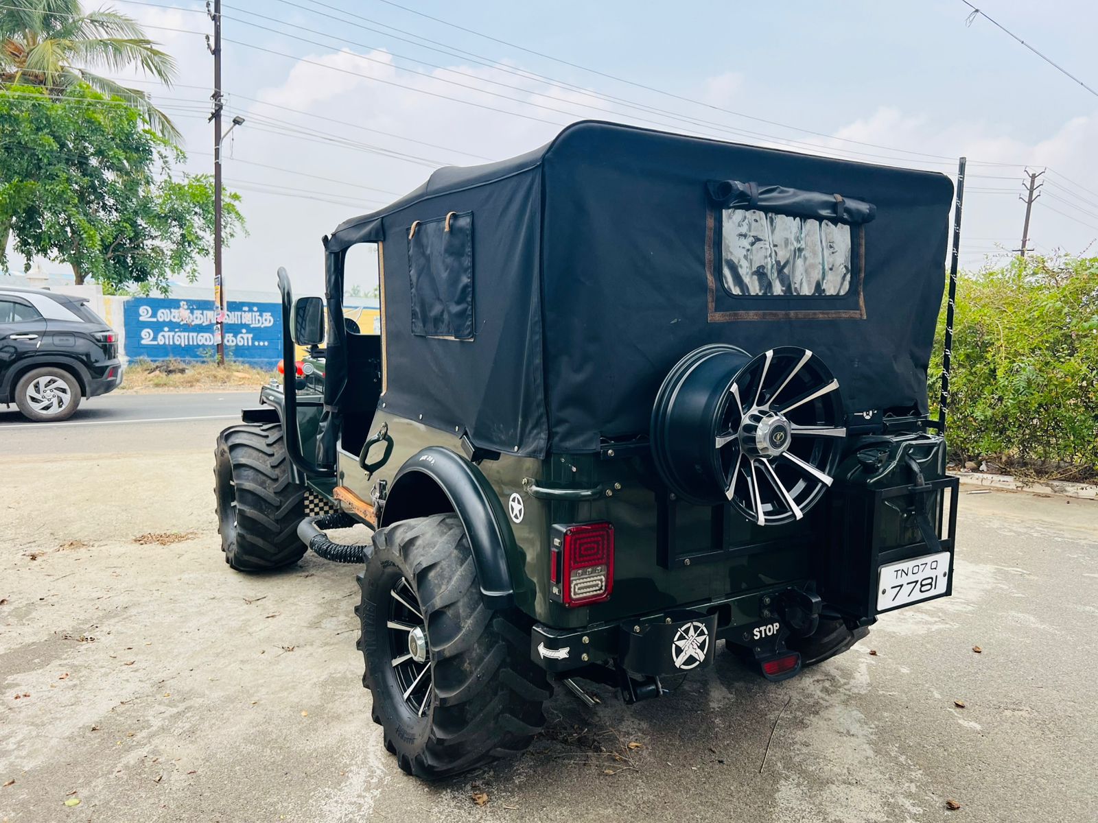 Mahindra Bolero - Image 11