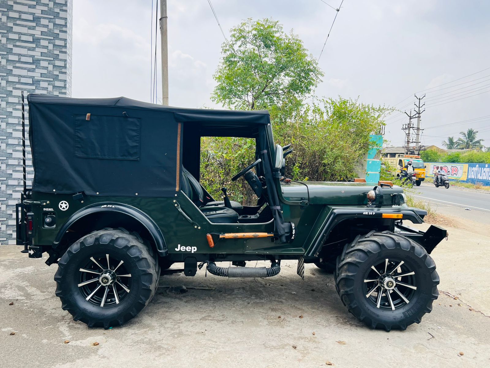 Mahindra Bolero - Image 6