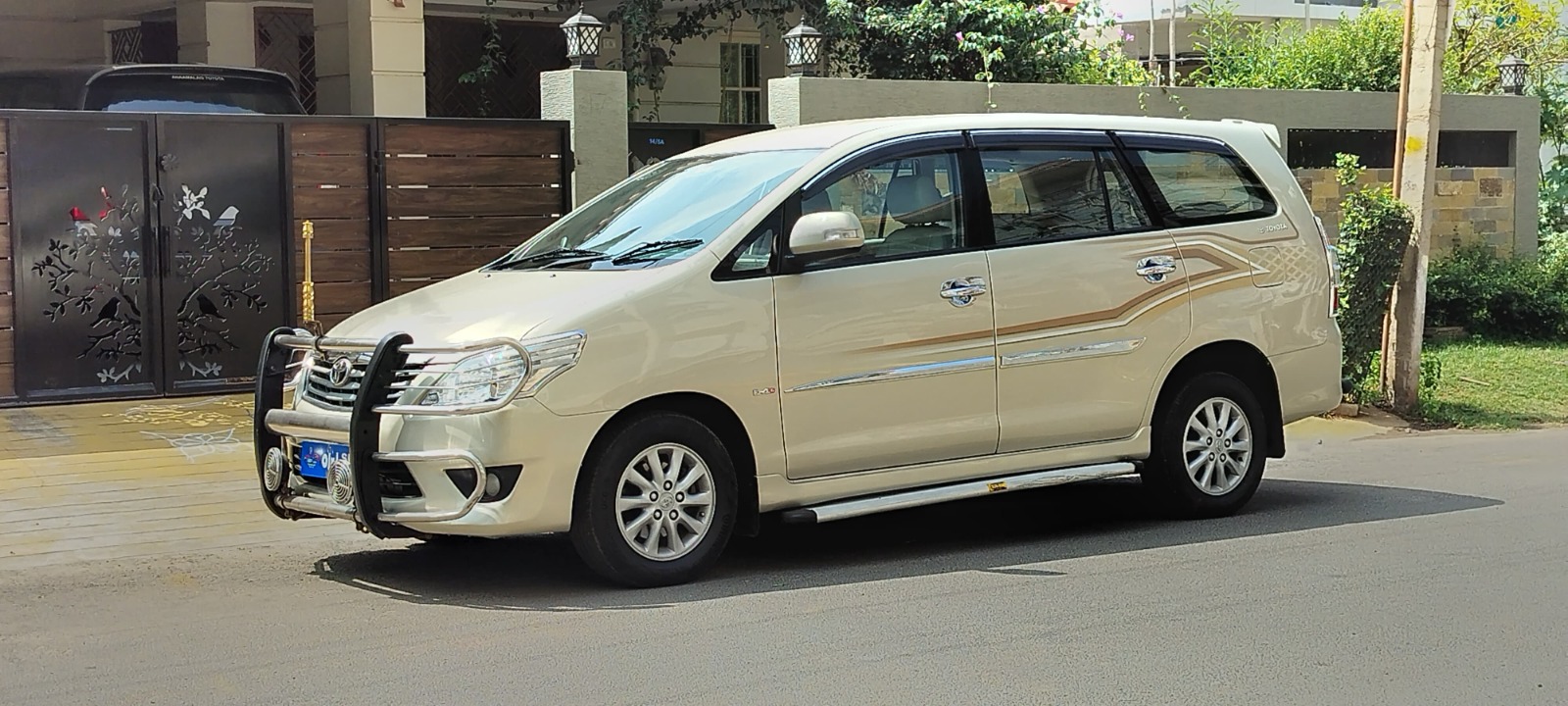 Toyota Innova - Image 13