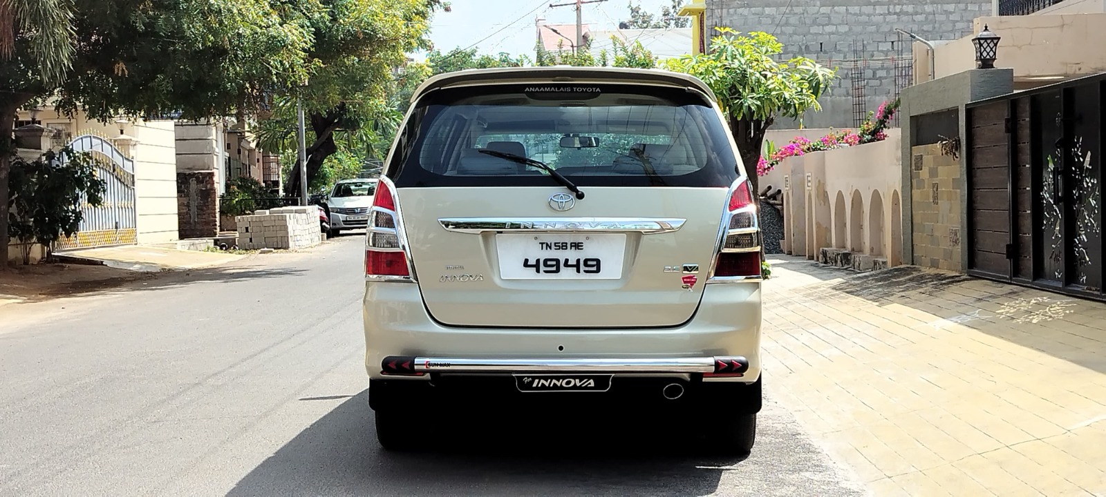 Toyota Innova - Image 2